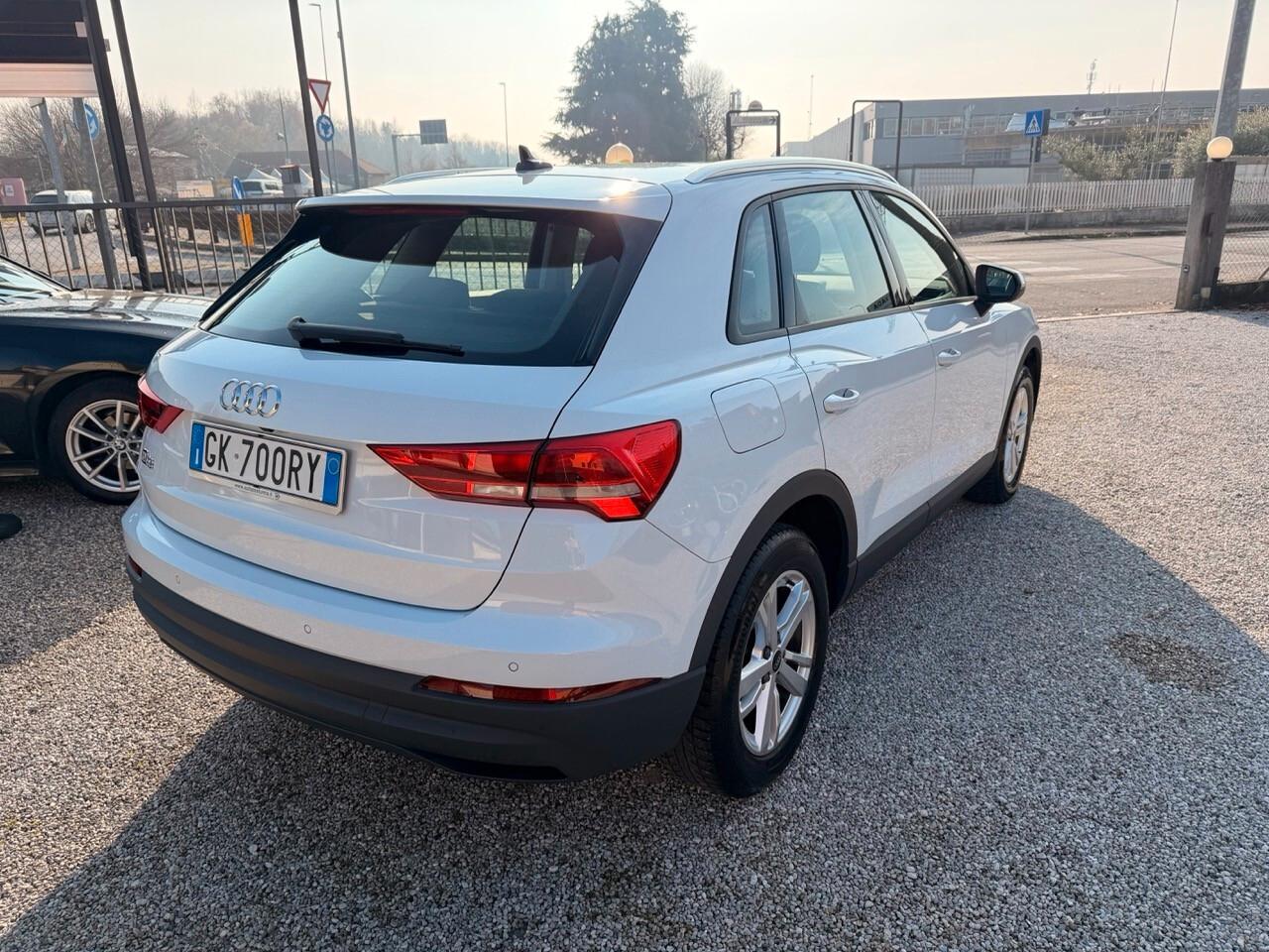 Audi Q3 2.0 tdi 150 cv Business S-tronic
