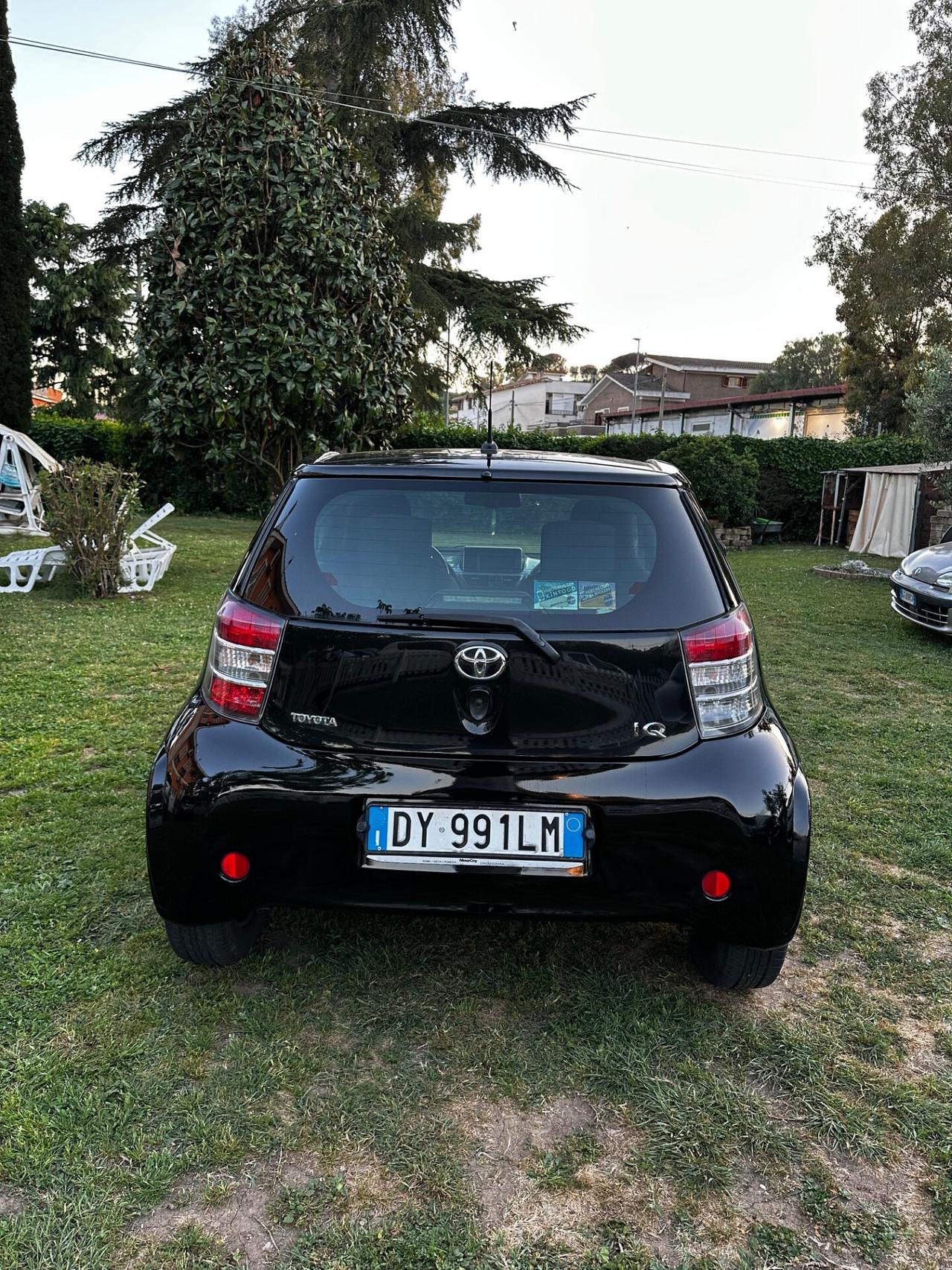 Toyota iQ 1.0 Multidrive Versione Lancio nero perlato !