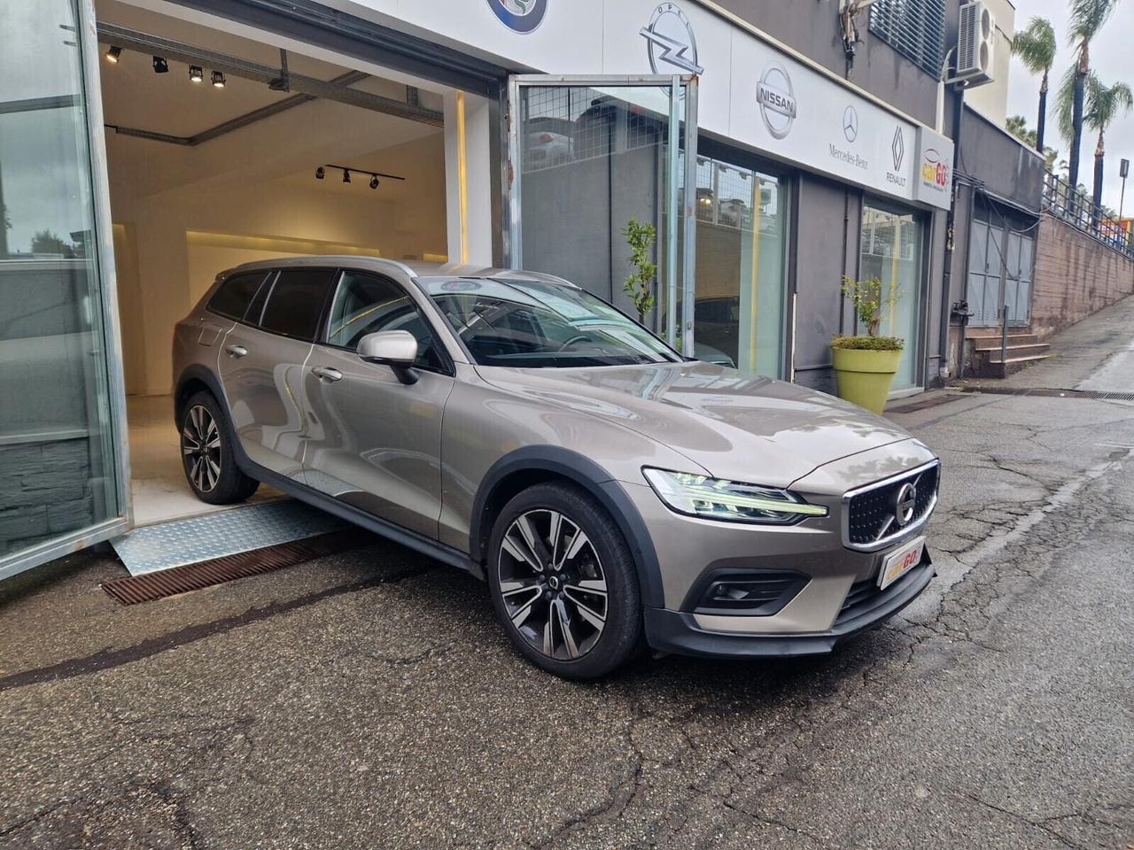 Volvo V60 Cross Country V60 Cross Country D4 AWD Geartronic Business Pro