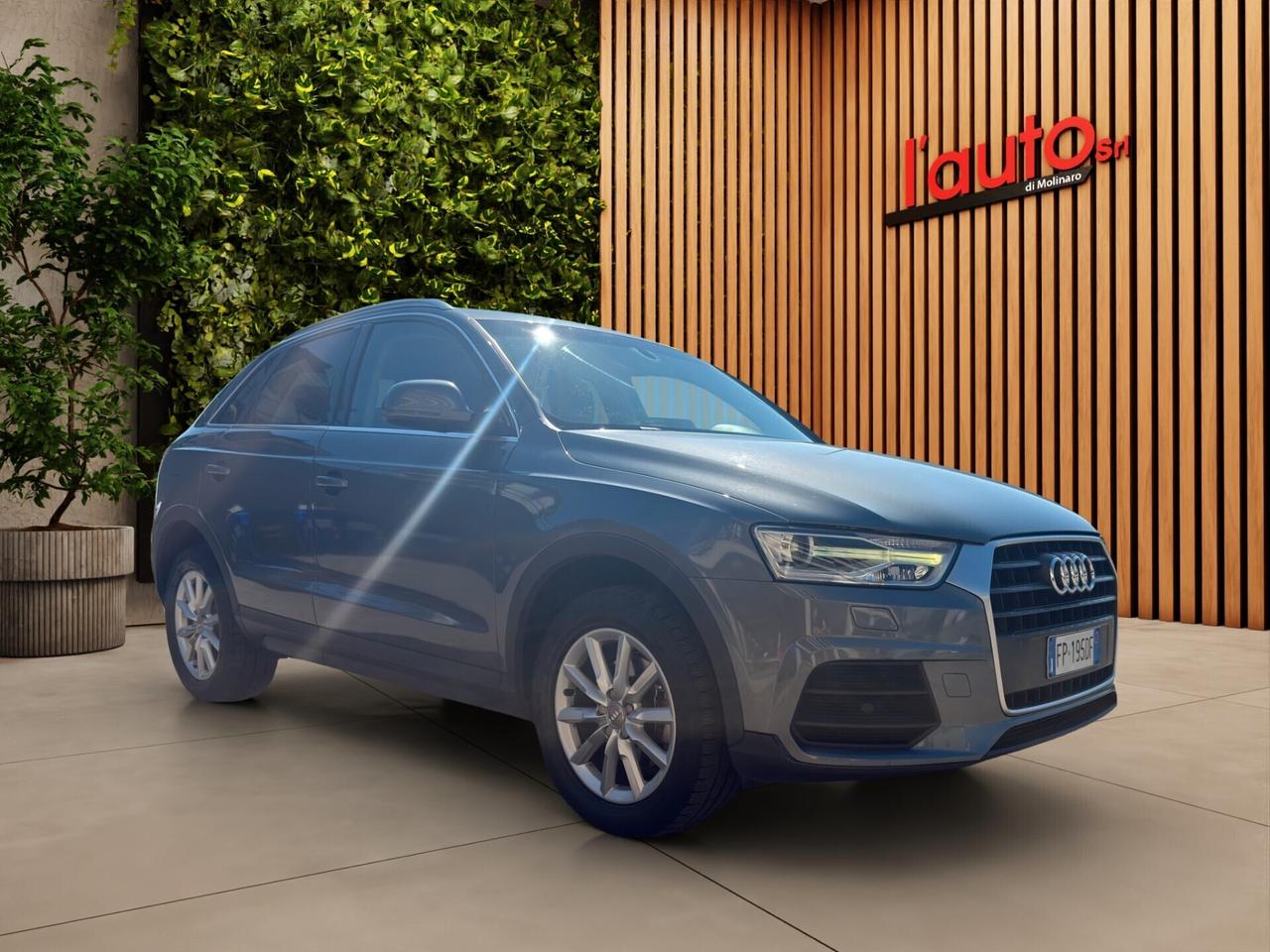 Audi Q3 2.0 TDI 120 CV S-TRONIC