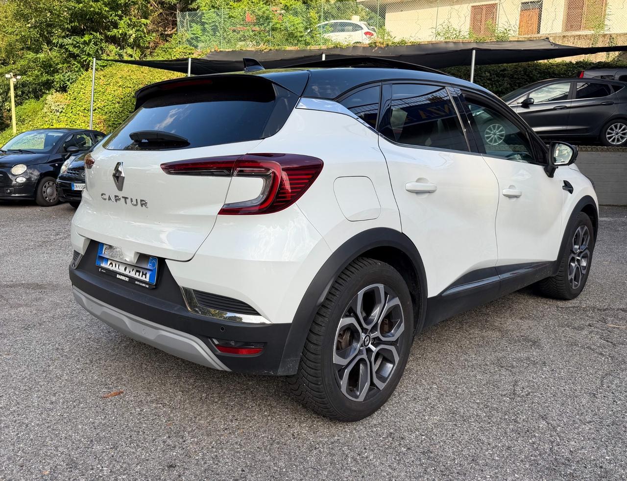 Renault Captur Full Hybrid E-Tech 145 CV Techno bianco perla
