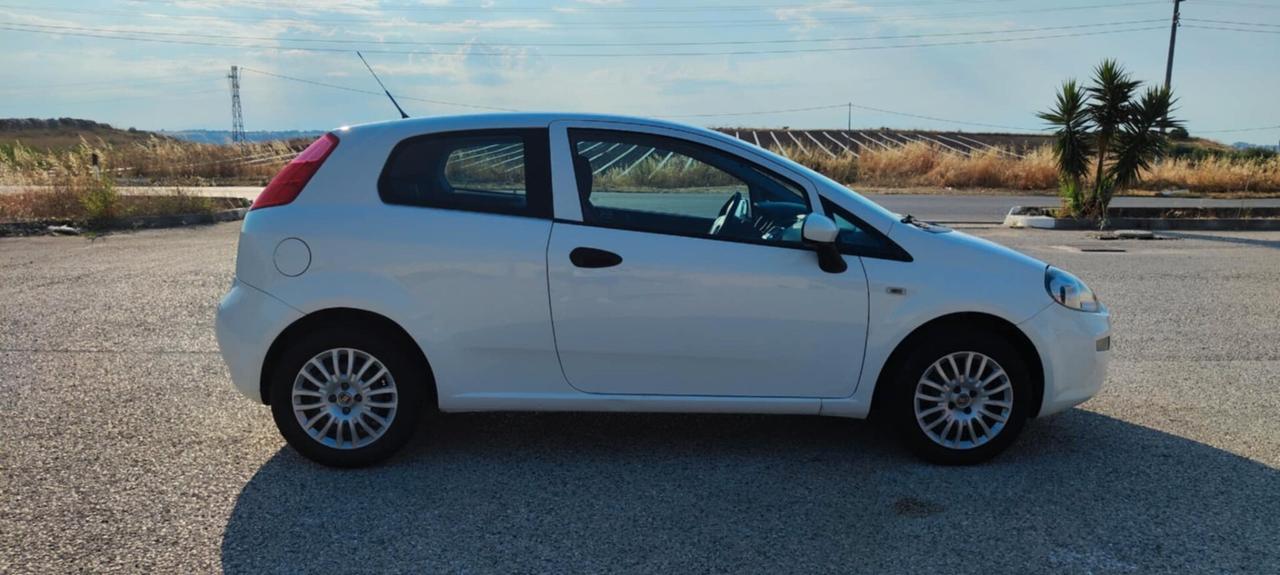 Fiat Punto 1.3 MJT II 75 CV 3 porte Street