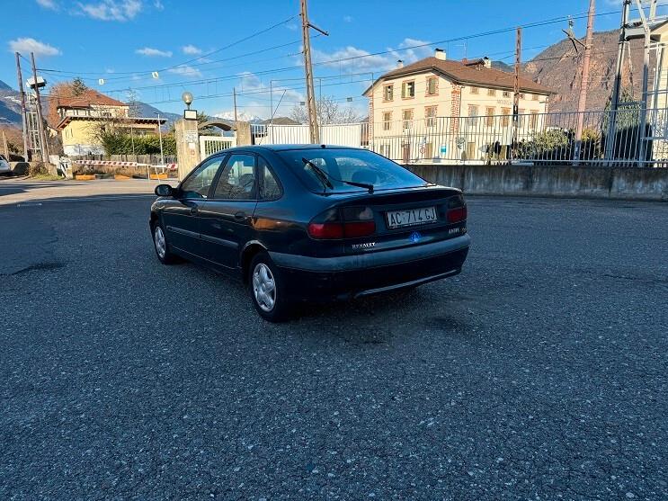 Renault Laguna 1.8i MPI cat RT
