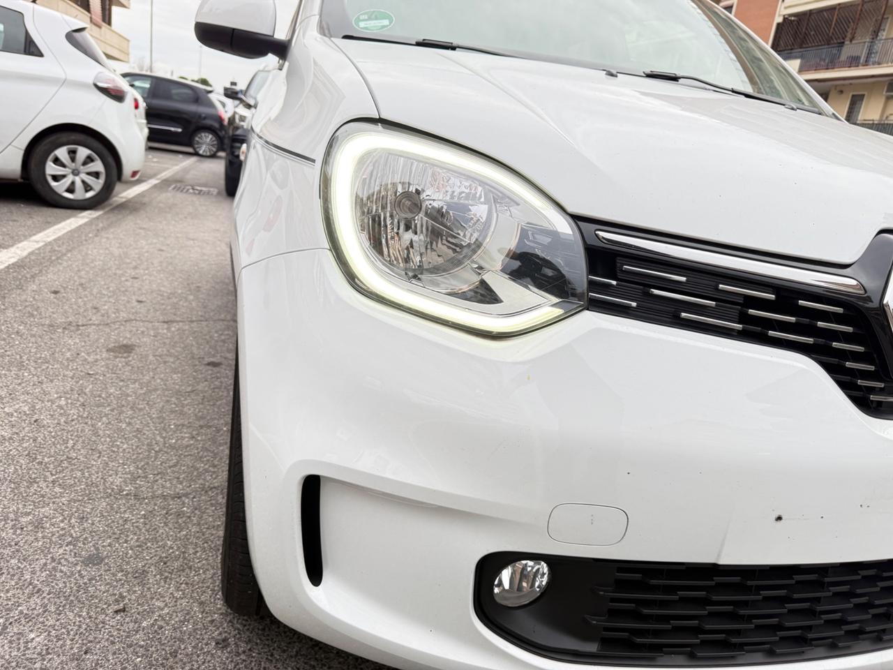 Renault Twingo TCe 95 CV Intens LED PELLE NAVI SEDILI RISCALDATI PDC BLUETOOTH CAR PLAY KAMERA CLIMA AUTOMAT