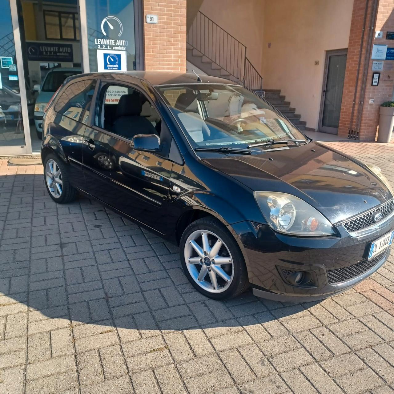155.148 FIESTA 1.4 DCI NEOPATENTATI BEN CONSERVATA