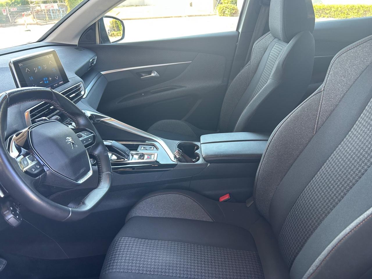 Peugeot 3008 BlueHDi 130 S&S EAT8 Allure