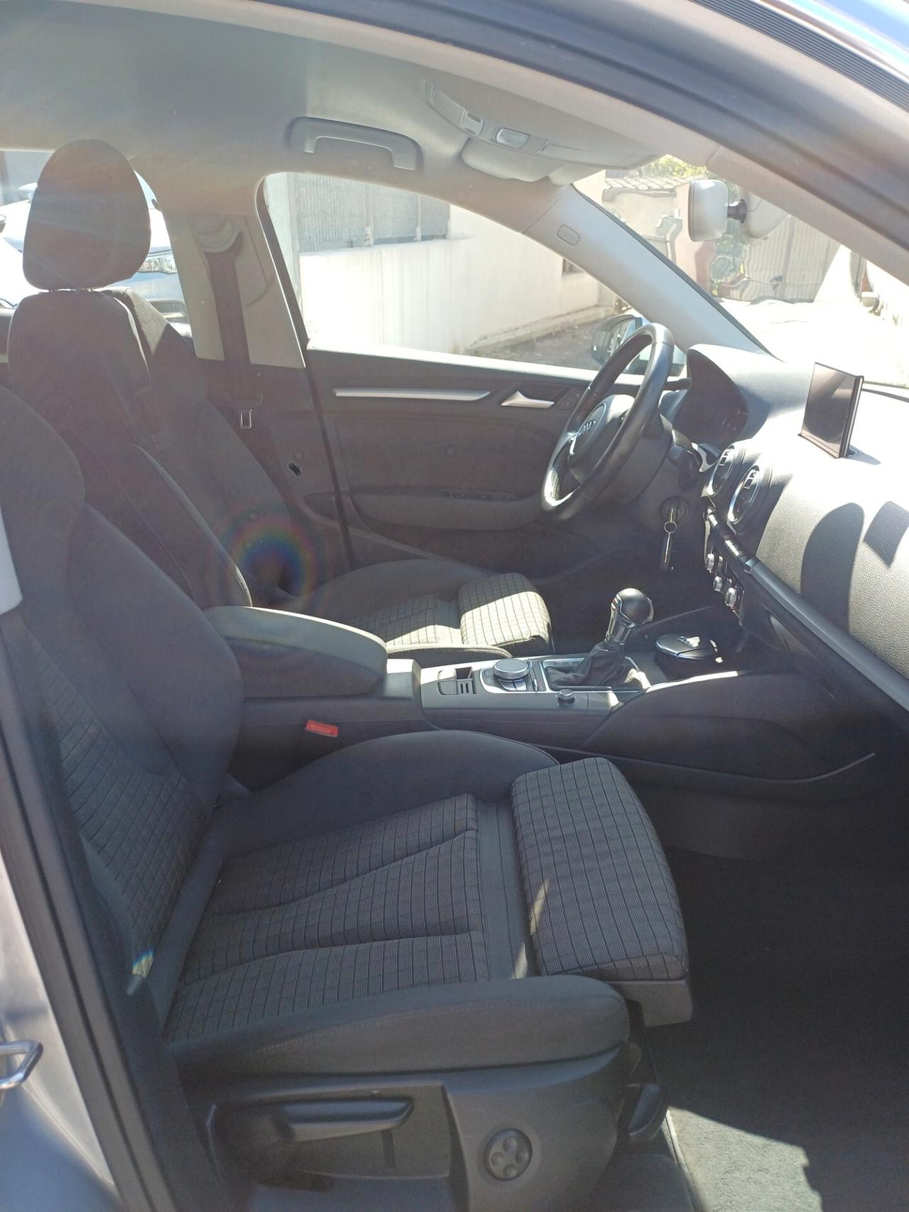 Audi A3 SPB1.6 TDI diesel S tronic Ambition