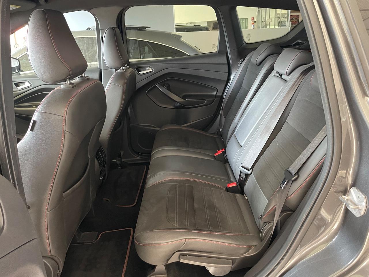 Ford Kuga 2.0 TDCI 150 CV S&S 4WD Powershift ST-Line - Nessun vincolo -