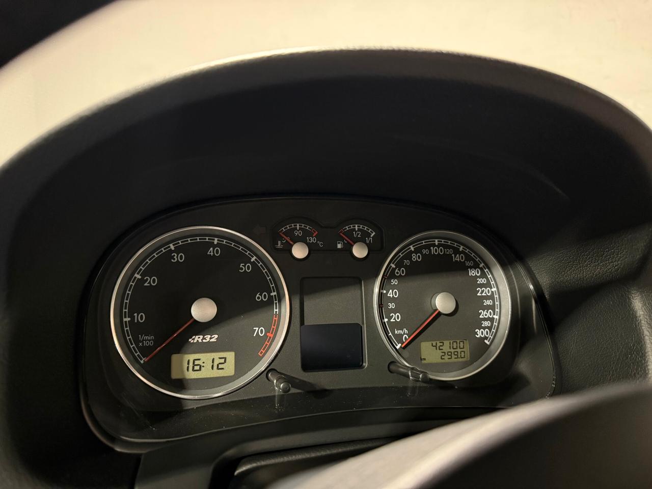 Volkswagen Golf 3.2 V6 cat 3 porte R32