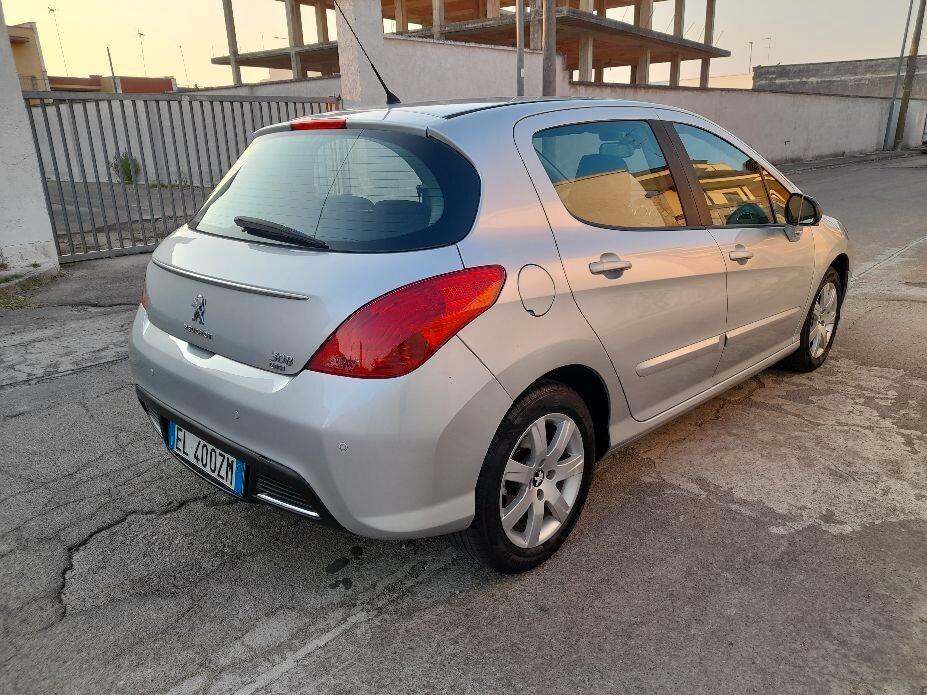 PEUGEOT 308 1.6 e-HDi 112CV 5P