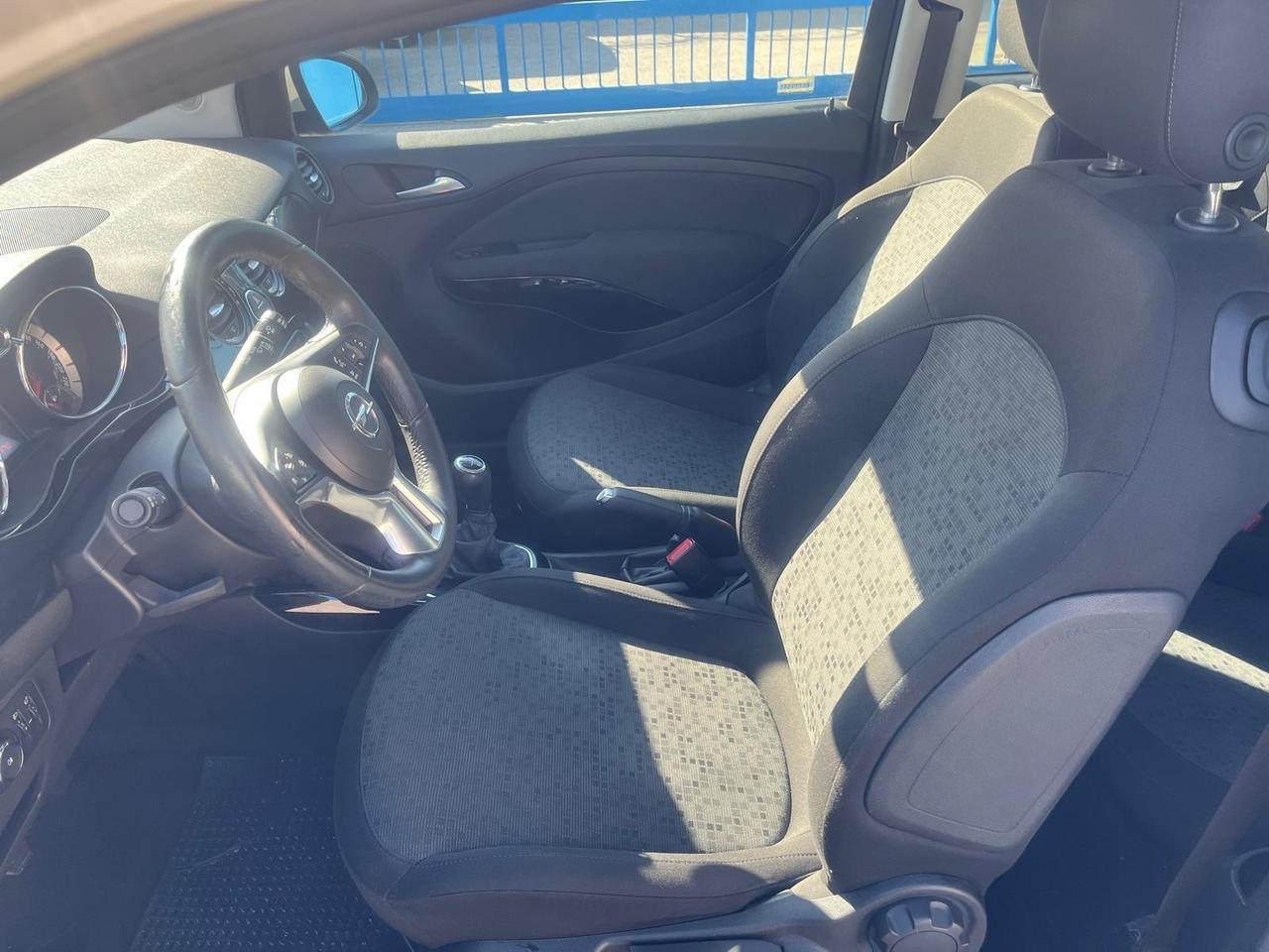 Opel adam 1.2 benz- full- km 77000-2015