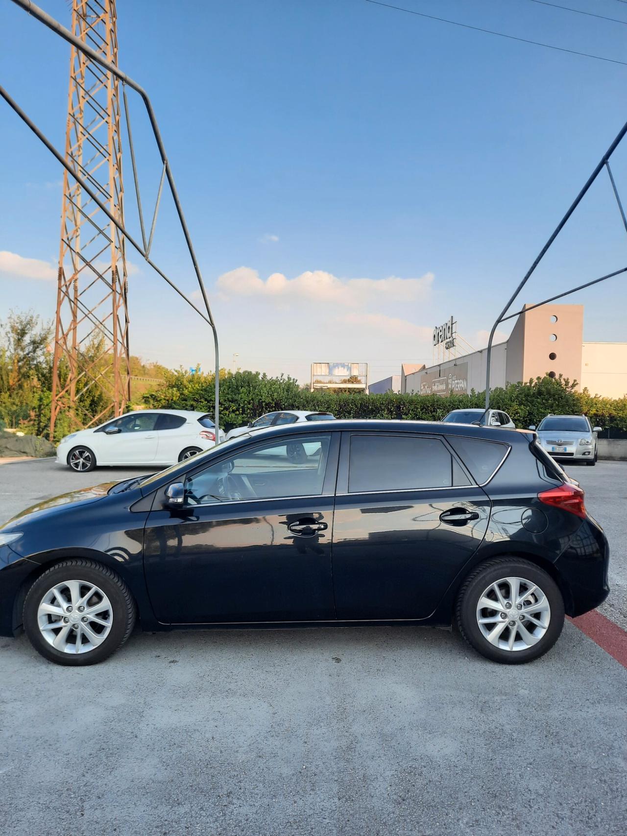 Toyota Auris 1.4 D-4D Active Ok Neopatentati