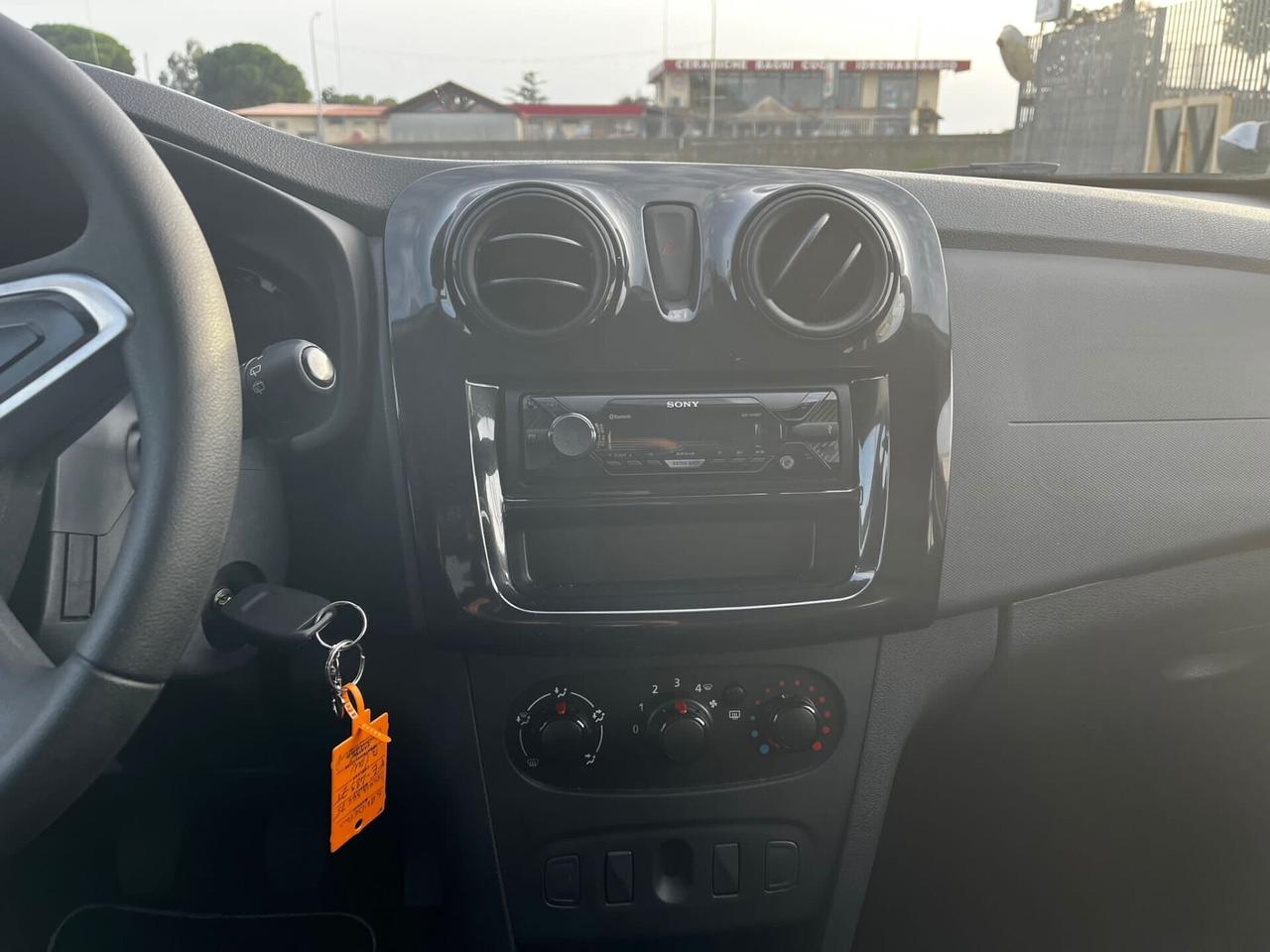 Dacia 1.0 SCe 12V 75CV Essential + GPL*