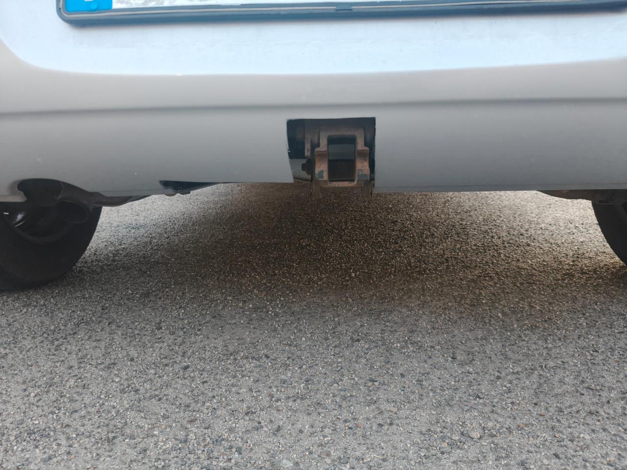 Opel Corsa con gancio traino e garanzia