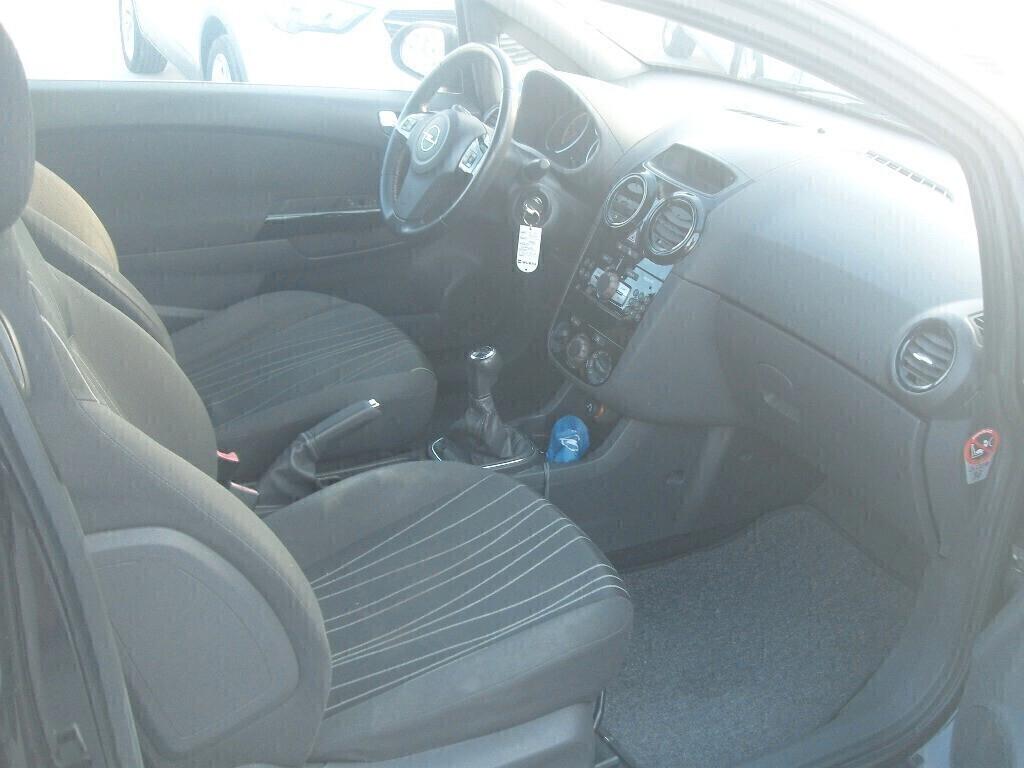 Opel Corsa 1.2 80CV 3 porte GPL-TECH Edition