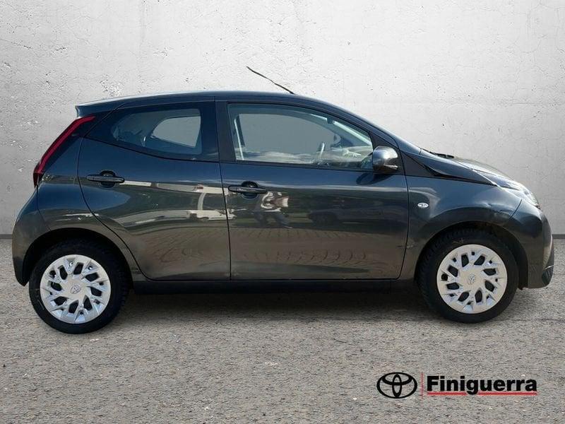 Toyota Aygo Connect 1.0 VVT-i 72 CV 5 porte x-clusiv