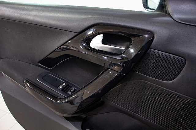 Peugeot 208 BlueHDi 100 S&S 5 porte Signature