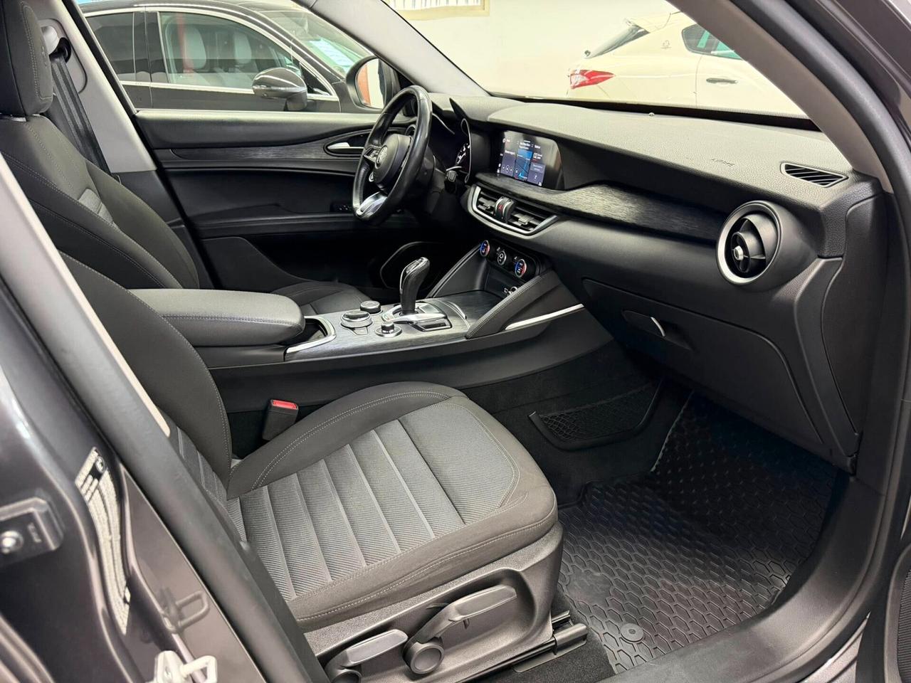 Alfa Romeo Stelvio 2.2 Turbodiesel 160 CV AT8 RWD Business