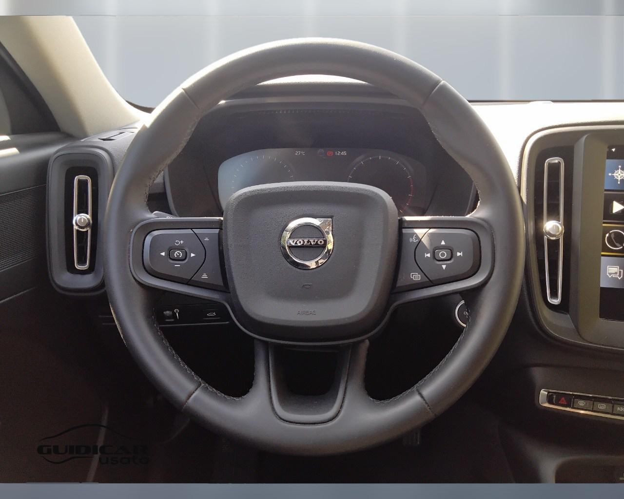 VOLVO XC40 2023 - XC40 1.5 t2 Essential auto