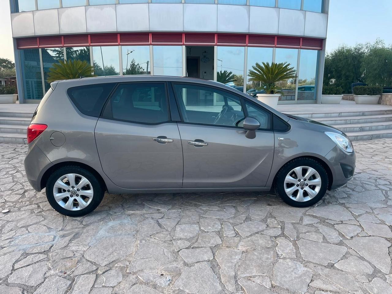 Opel Meriva 1.3 CDTI 95CV ecoFLEX Cosmo