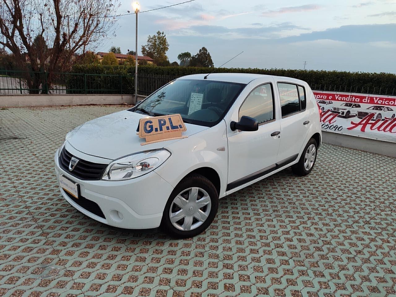 Dacia Sandero 1.4 benzina~NEOPAT~GPL~170.000~GARANZIA~2010