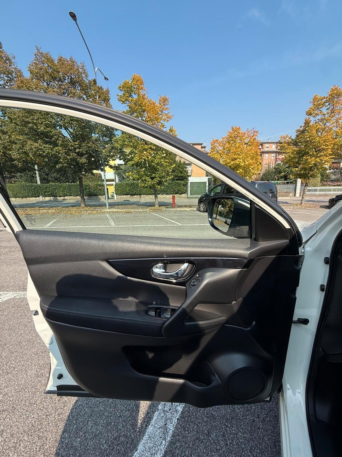 Nissan Qashqai 1.6 dCi DPF 360
