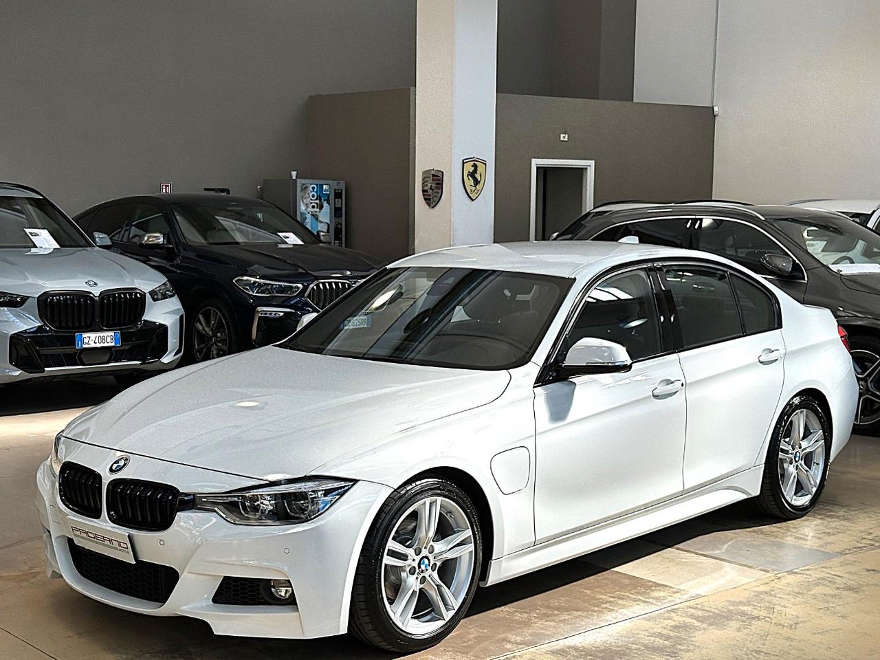 BMW 330 e Msport auto-LED-18"-Telecamera-Navi