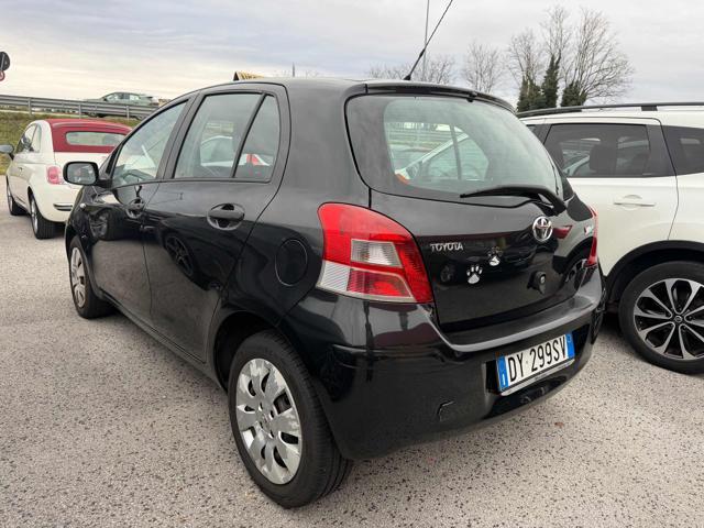 TOYOTA Yaris 1.0 5 porte