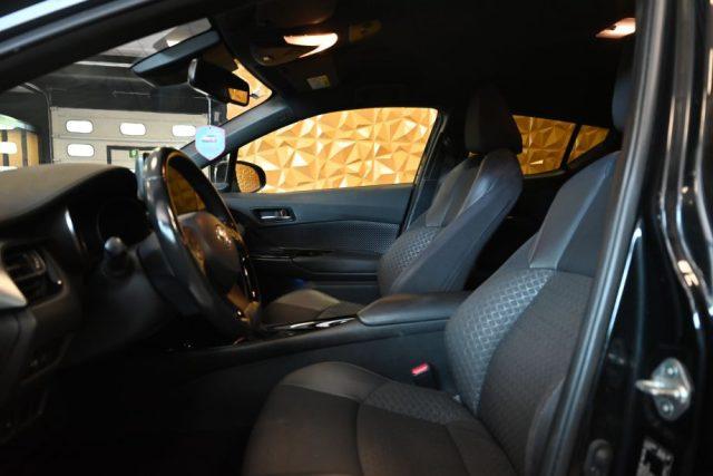 TOYOTA C-HR 1.8 Hybrid GR SPORT 2WD E-CVT AUTOCARRO NAVI FULL!