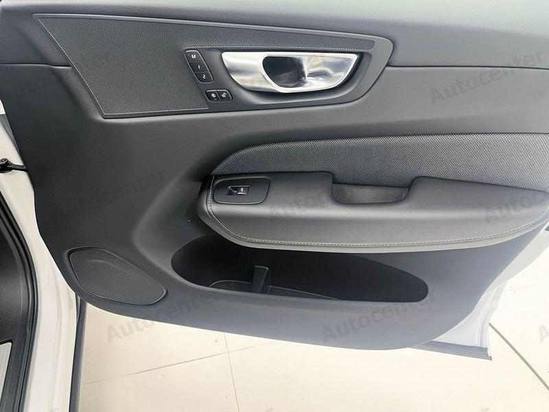 Volvo XC60 XC60 B4 (d) FWD GEARTRONIC PLUS DARK