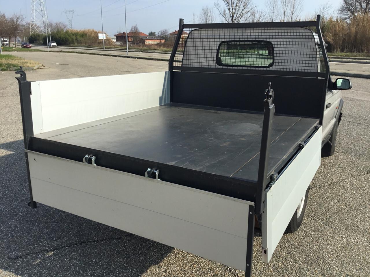 Land Rover Defender 110 2.5 Td5 cat High Capacity Pick Up