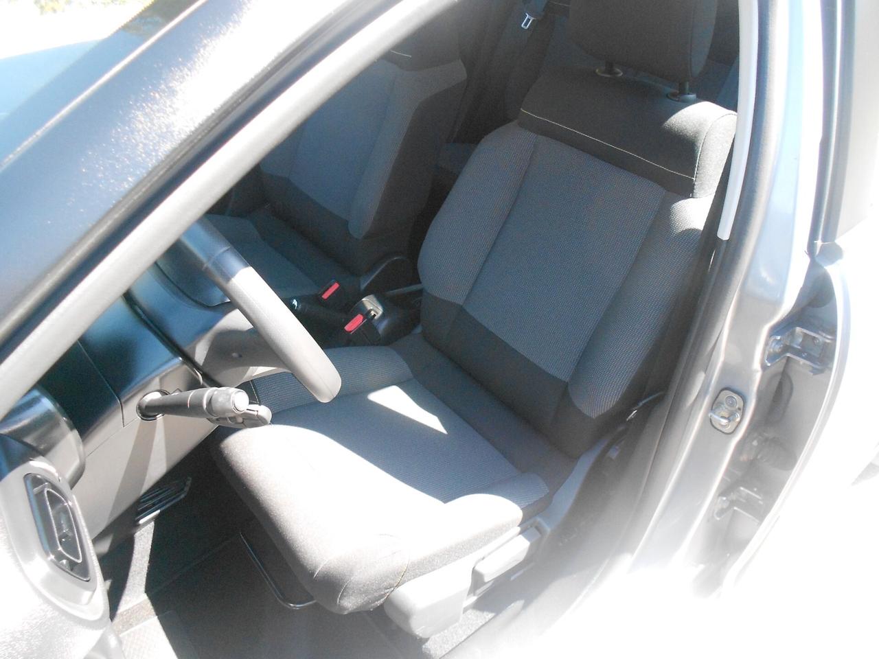 C3(my'23)1.2ie(BI-COLOR,LED,CRUISE,SENSORI)5posti