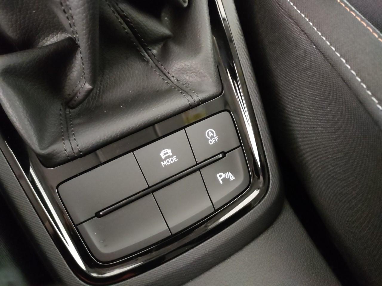 SKODA Kamiq 1.0 tsi Black Dots 95cv