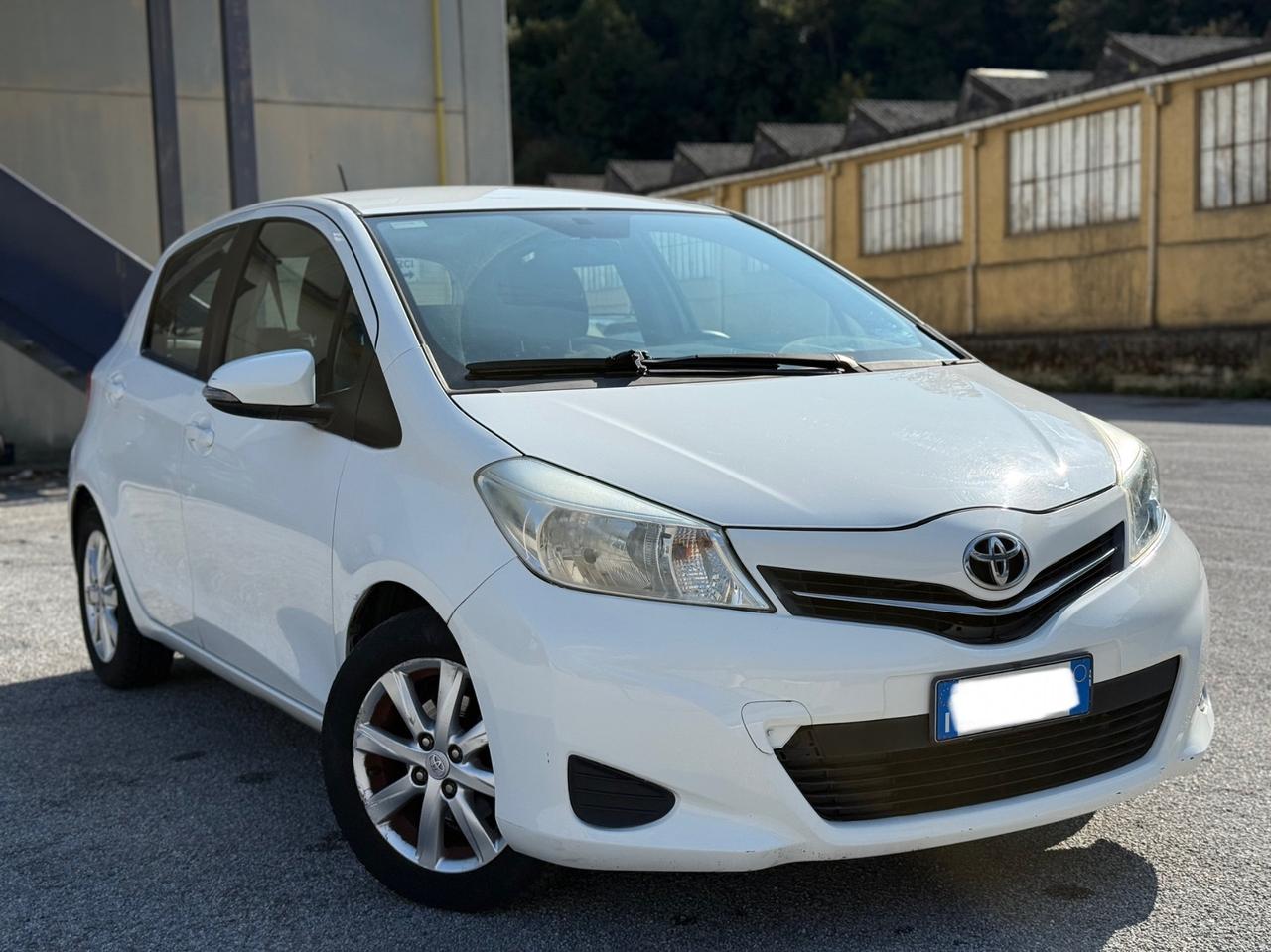 Toyota Yaris 1.0 benzina 69 cv 5 porte