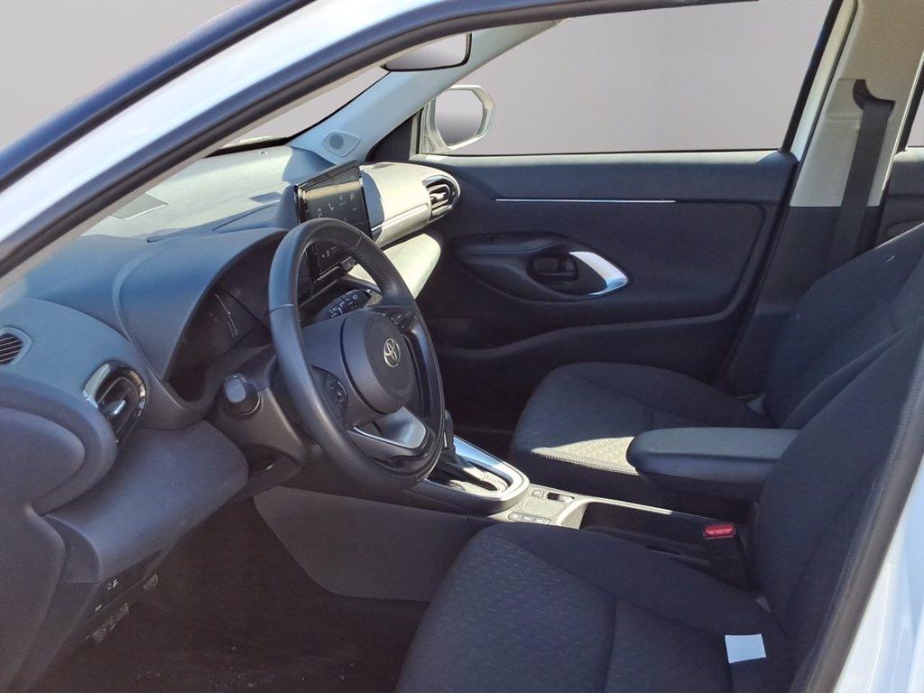 TOYOTA Yaris cross 1.5h active fwd 115cv e-cvt del 2025