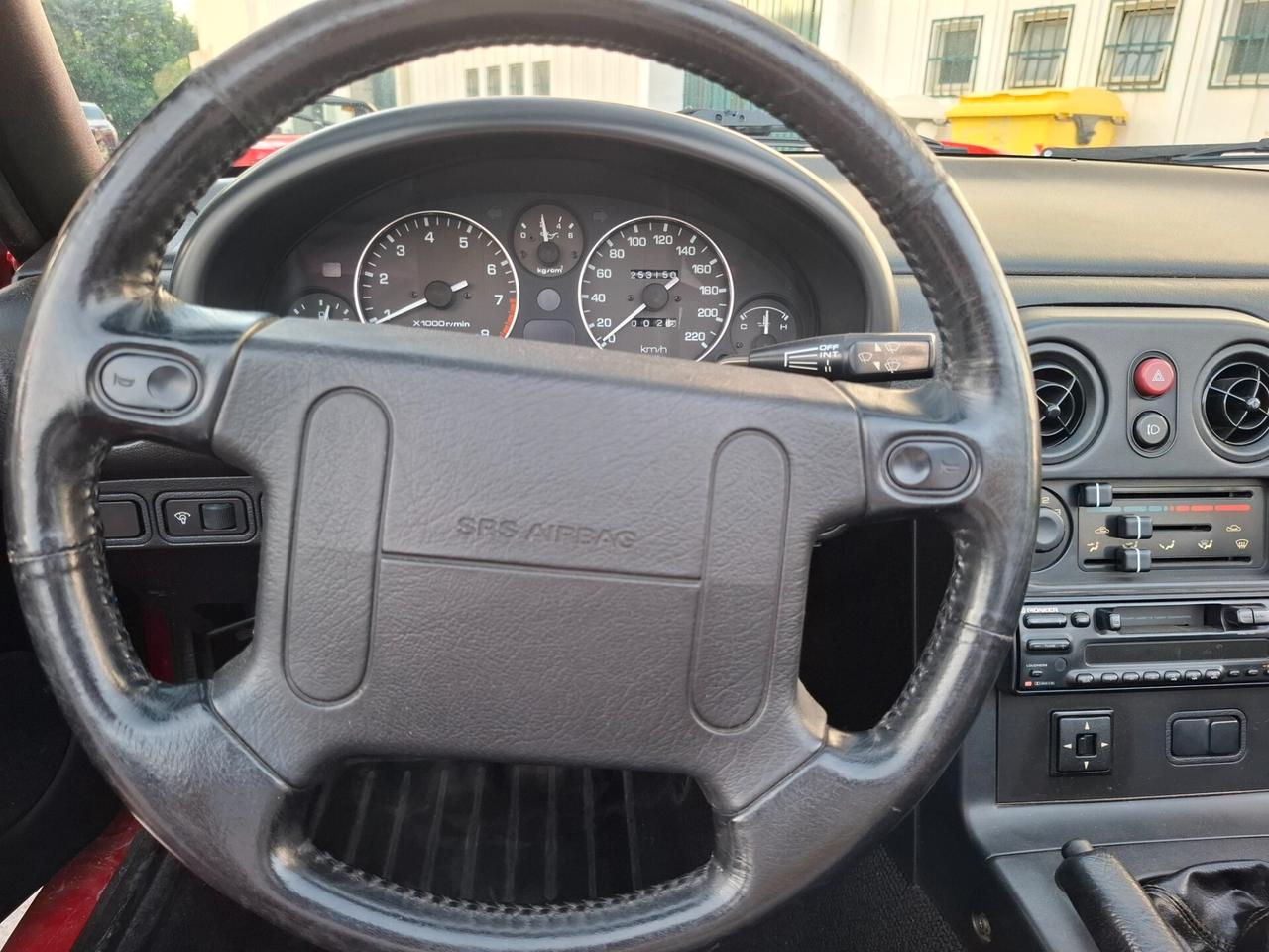 Mazda MX-5 1.8i 16V cat