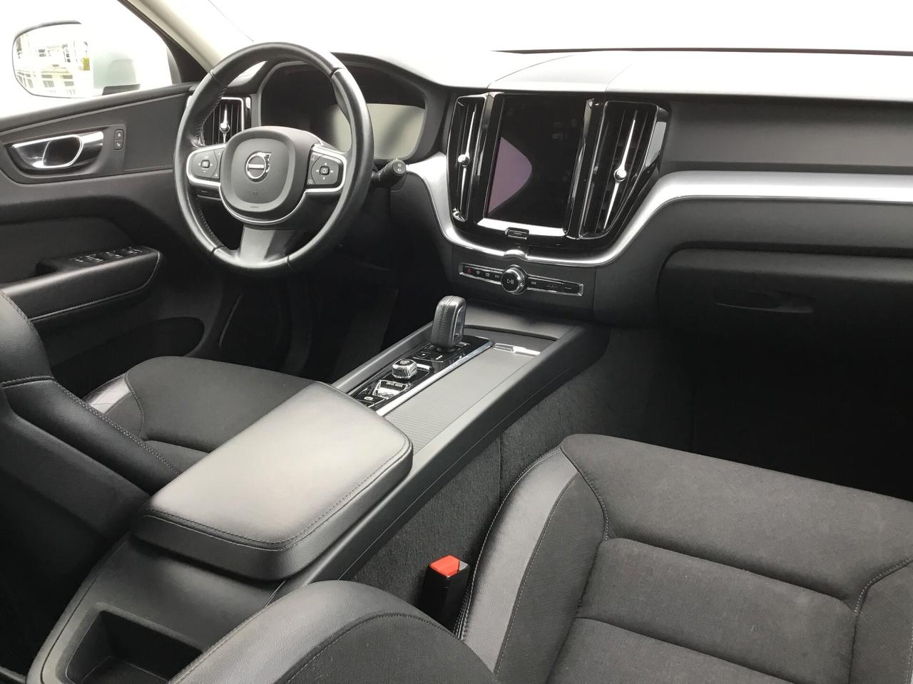 Volvo XC 60 B4 (d) AWD Geartronic Momentum Pro