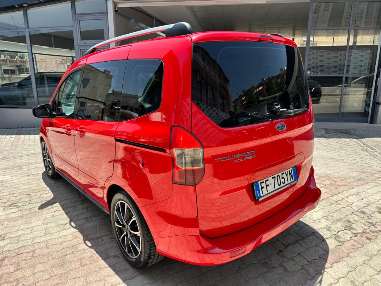 Ford Tourneo Courier 1.5 TDCI 75 CV Titanium 2017