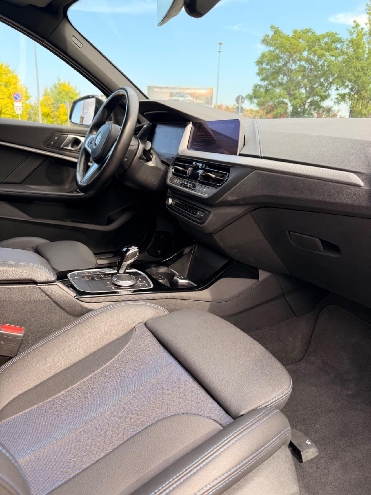 Bmw 116 116d 5p. Msport