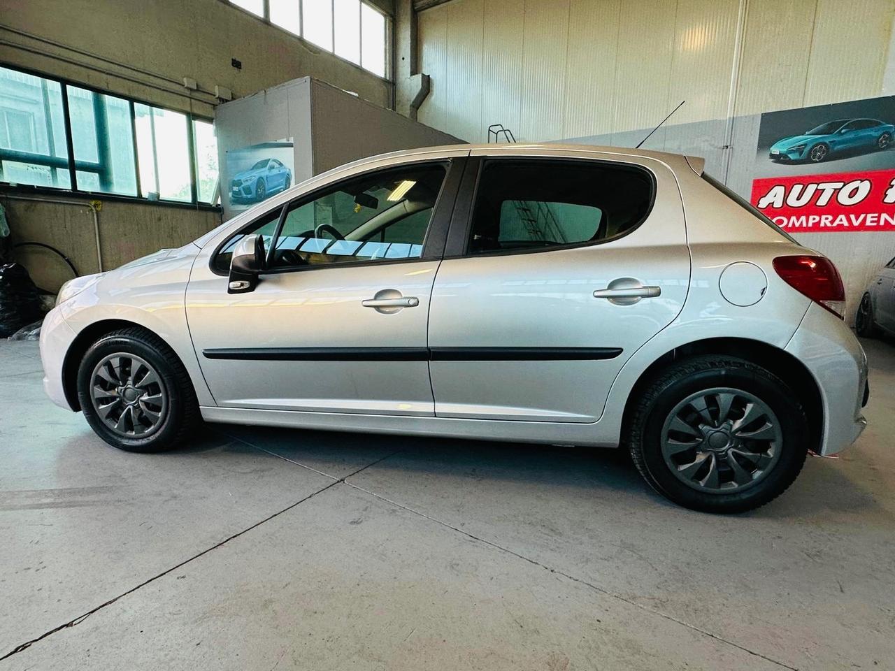 Peugeot 207 1.4 8V 75CV 5p. X Line ECO GPL