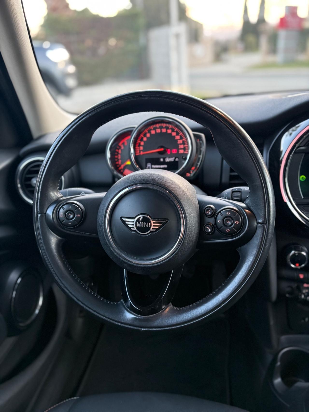 Mini 1.5 Cooper D 5 porte