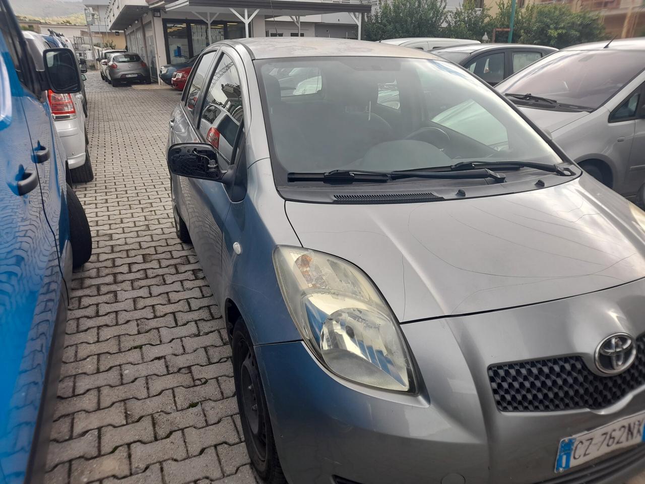 Toyota Yaris 1.0 5 porte