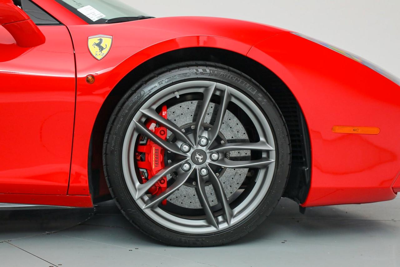 Ferrari 488 Spider NOLEGGIO LUNGO TERMINE - LEASING FULL INCLUSIVE