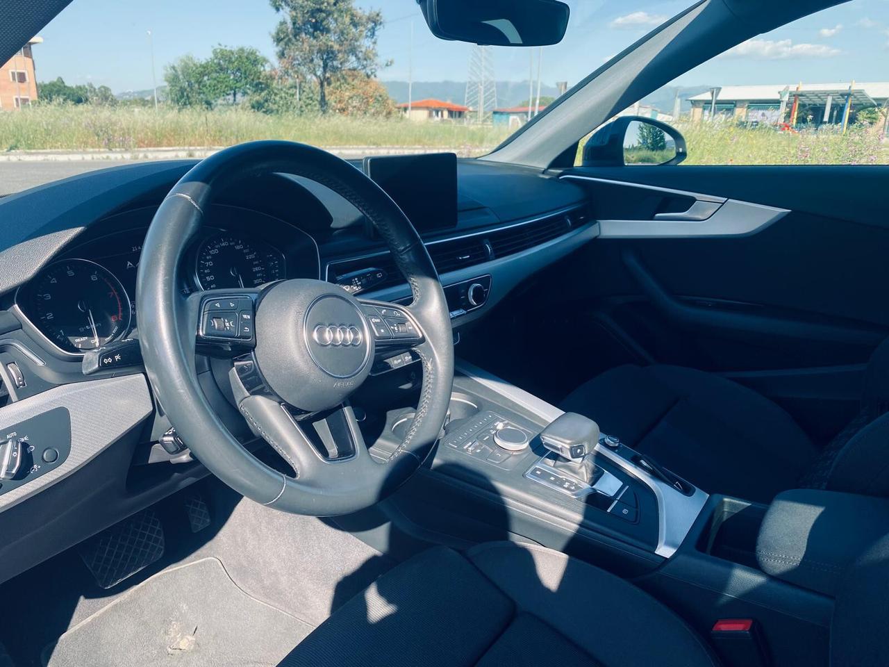 Audi A4 Avant 40 TFSI S tronic line edition