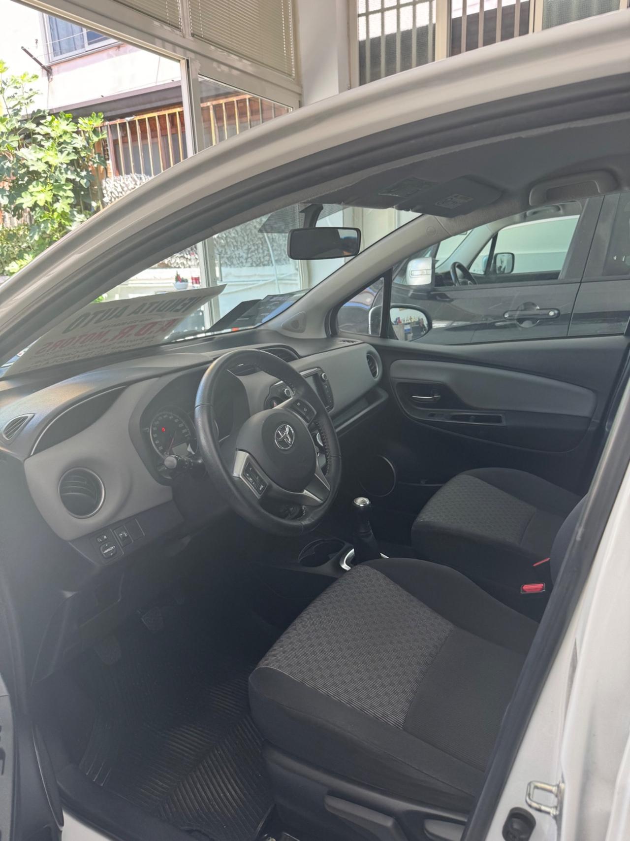 Toyota Yaris 1.0 5 porte Lounge