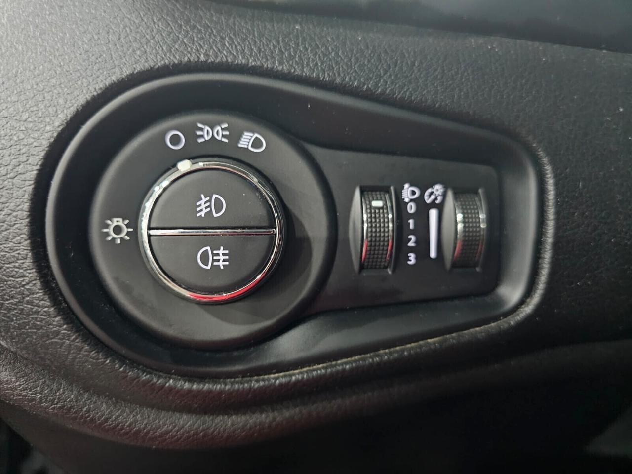 NUOVA JEEP RENEGADE LIMITED BLACK LINE 1.6 MJT 130CV