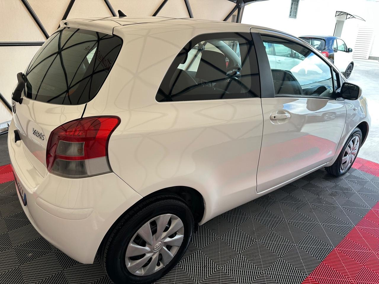 Toyota Yaris 1.0 3 porte