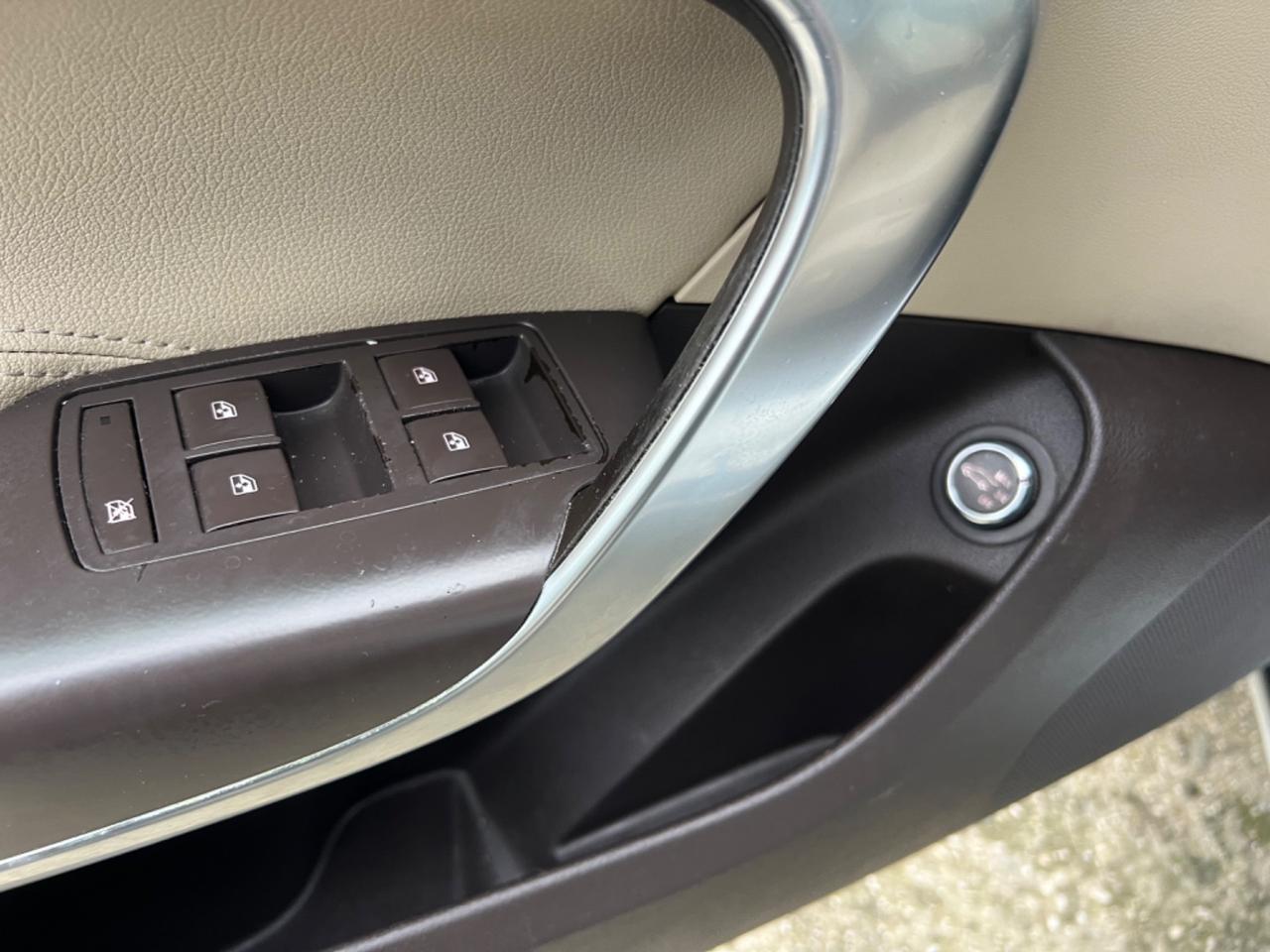 OPEL INSIGNIA AUTOMATICA DIESEL MODELLO SPORT FULL OPTIONAL