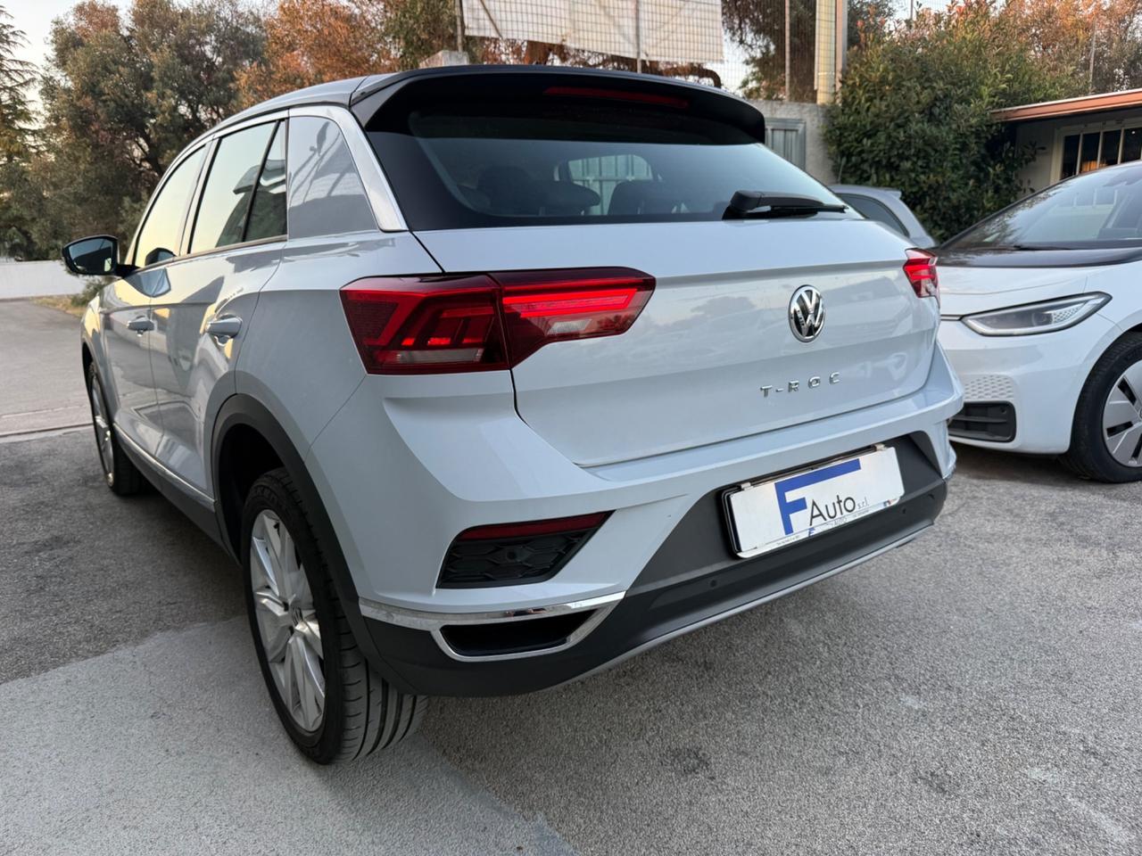 Volkswagen T-Roc 1.6 TDI Advanced,Full LED,cerchi 18”,LED ambiente,ecc.