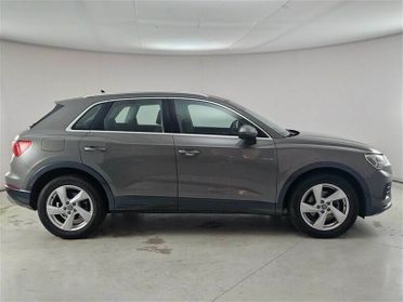 AUDI Q3 35 TDI S tronic Business Advanced